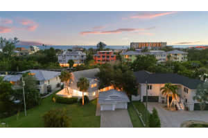 430 Island Cir, SARASOTA