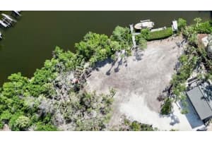 7233 MIDNIGHT PASS ROAD, SARASOTA, FL 34242 - MLS#MFRA4660300