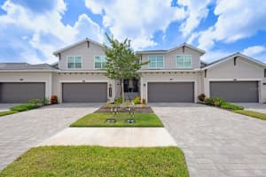 17560 Boracay Ct #201, VENICE