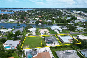 1848 SOUTHPOINTE DRIVE, SARASOTA, FL 34231 - MLS#MFRA4660320