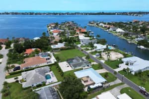 1848 SOUTHPOINTE DRIVE, SARASOTA, FL 34231 - MLS#MFRA4660320
