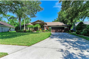 8416 PALM LAKES COURT, SARASOTA, FL 34243 - MLS#MFRA4660344