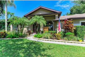 8416 PALM LAKES COURT, SARASOTA, FL 34243 - MLS#MFRA4660344