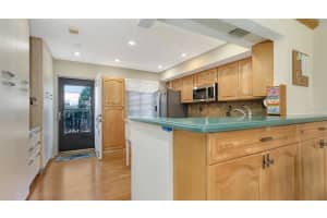 8897 MIDNIGHT PASS ROAD, SARASOTA, FL 34242 - MLS#MFRA4660356