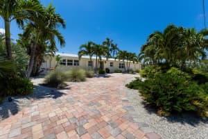 519 71ST STREET, HOLMES BEACH, FL 34217 Sold 08/29/25