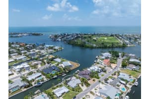 524 70th St, HOLMES BEACH