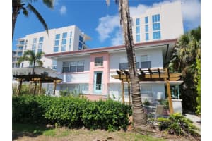 565 Golden Gate Pt #1, SARASOTA