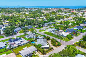 808 67TH AVENUE TERRACE, BRADENTON, FL 34207 - MLS#MFRA4660643
