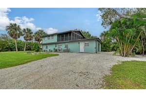 560 Cedar St, LONGBOAT KEY