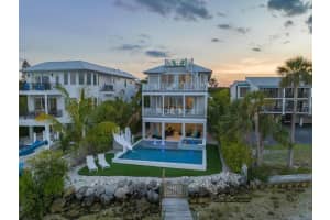 112 11th St S, BRADENTON BEACH