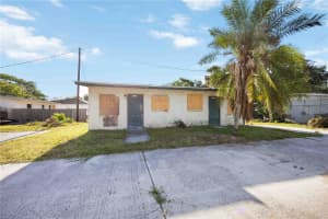 1556 25TH STREET, SARASOTA, FL 34234 - MLS#MFRA4660729