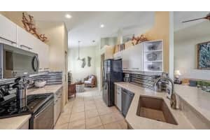 4235 63RD TERRACE, SARASOTA, FL 34243 - MLS#MFRA4660830