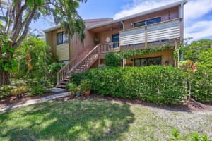 1637 BROOKHOUSE COURT, SARASOTA, FL 34231 - MLS#MFRA4660845