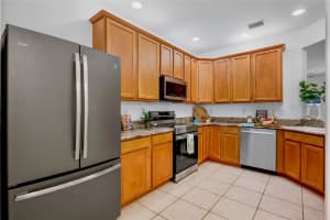 3811 PARKRIDGE CIRCLE, SARASOTA, FL 34243 - MLS#MFRA4660878