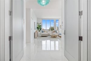 111 PINEAPPLE AVENUE, SARASOTA, FL 34236 - MLS#MFRA4660919