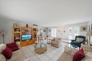 2733 BOTANY AVENUE, SARASOTA, FL 34239 - MLS#MFRA4660998