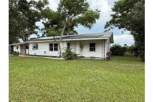 2104 37TH AVENUE, BRADENTON, FL 34208 - MLS#MFRA4661035