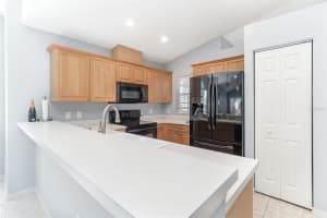 7395 ELEANOR CIRCLE, SARASOTA, FL 34243 - MLS#MFRA4661059