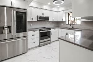 6135 HERITAGE LANE, BRADENTON, FL 34209 - MLS#MFRA4661146