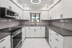 6135 HERITAGE LANE, BRADENTON, FL 34209 - MLS#MFRA4661146