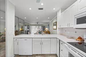 1255 PEPPERTREE DRIVE, SARASOTA, FL 34242 - MLS#MFRA4661191