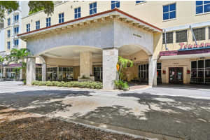 100 CENTRAL AVENUE, SARASOTA, FL 34236 - MLS#MFRA4661196