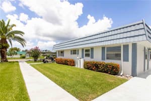 1901 ANDOVER WAY, SUN CITY CENTER, FL 33573 - MLS#MFRA4661240