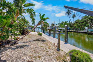 428 SIESTA DRIVE, SARASOTA, FL 34242 - MLS#MFRA4661294