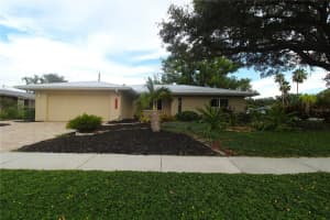 6512 Bowline Dr, SARASOTA