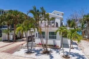 2302 AVENUE B, BRADENTON BEACH, FL 34217 - MLS#MFRA4661398