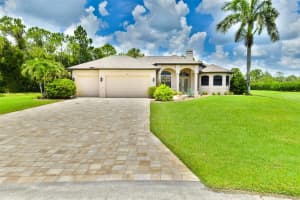 8201 Hunters Glen Cir, NORTH FORT MYERS