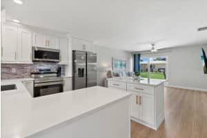 5830 MIDNIGHT PASS ROAD, SARASOTA, FL 34242 - MLS#MFRA4661447
