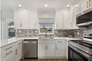 5830 MIDNIGHT PASS ROAD, SARASOTA, FL 34242 - MLS#MFRA4661447