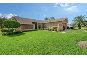 6675 Easton Dr, SARASOTA