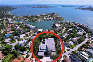 1347 HARBOR DRIVE, SARASOTA, FL 34239 - MLS#MFRA4661511
