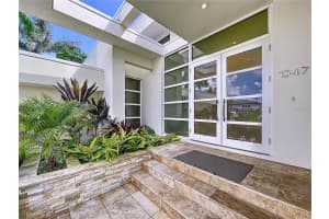 1347 HARBOR DRIVE, SARASOTA, FL 34239 - MLS#MFRA4661511