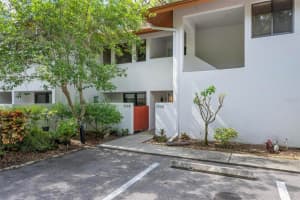 3330 Thornwood Rd #3330, SARASOTA