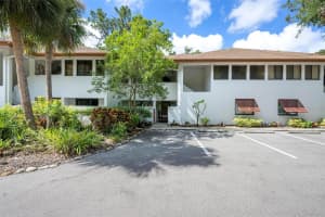 3330 THORNWOOD ROAD, SARASOTA, FL 34231 - MLS#MFRA4661513