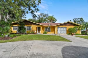 3300 WINTON AVENUE, SARASOTA, FL 34234 - MLS#MFRA4661522