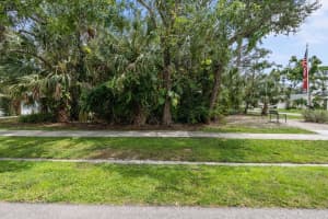 BENT OAK DR, SARASOTA, FL 34232 - MLS#MFRA4661572