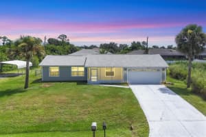 7272 Wicklow Ln, ENGLEWOOD