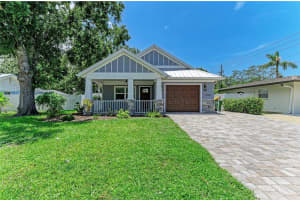 2110 HAWTHORNE STREET, SARASOTA, FL 34239 - MLS#MFRA4661649