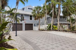 5121 OXFORD DRIVE, SARASOTA, FL 34242 Sold 09/02/25