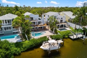 5121 OXFORD DRIVE, SARASOTA, FL 34242 Sold 09/02/25