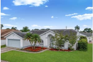 4033 Dover Dr E, BRADENTON