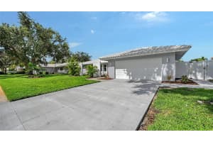 2852 CAPTIVA DRIVE, SARASOTA, FL 34231 - MLS#MFRA4661671