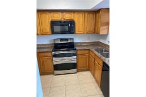 924 LA COSTA CIR #6, SARASOTA, FL 34237 - MLS#MFRA4661684
