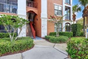 8387 38TH STREET CIRCLE, SARASOTA, FL 34243 - MLS#MFRA4661714