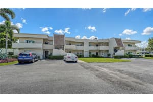 7251 COUNTRY CLUB DRIVE, SARASOTA, FL 34243 - MLS#MFRA4661738