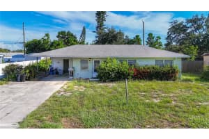 2215 N Wellesley Dr, BRADENTON